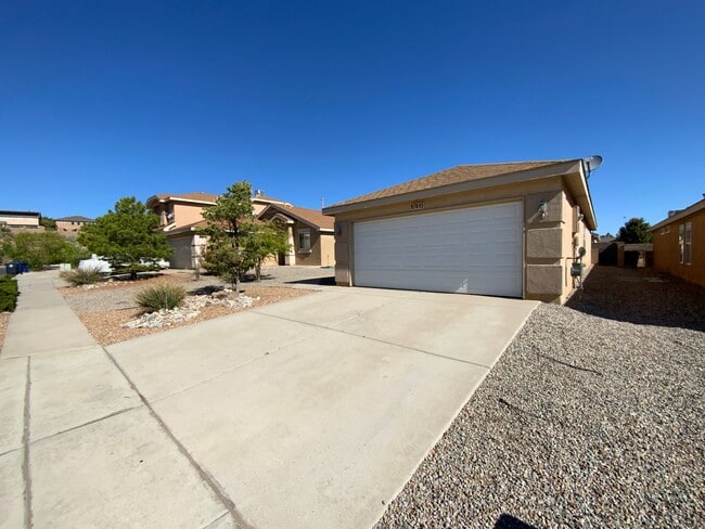 Building Photo - 3 Bedroom Single Story Home Available in V...