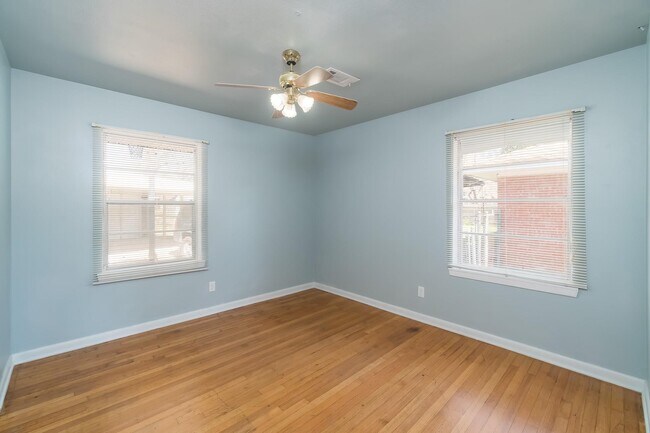 Building Photo - 1706 Colby Dr