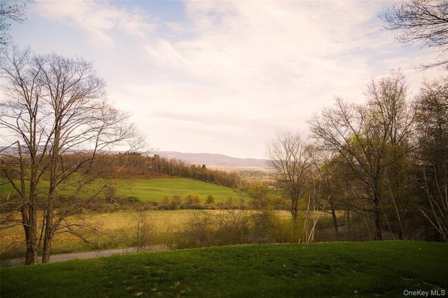 Building Photo - 279 Tompkins Rd