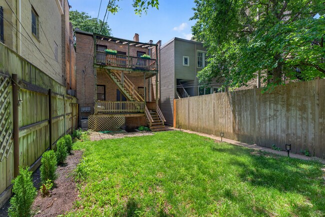 Building Photo - 2132 W Potomac Ave