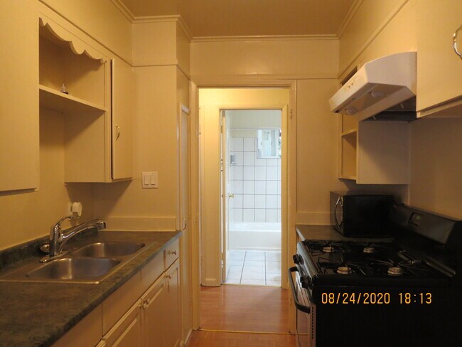 Building Photo - 2893 Alma St