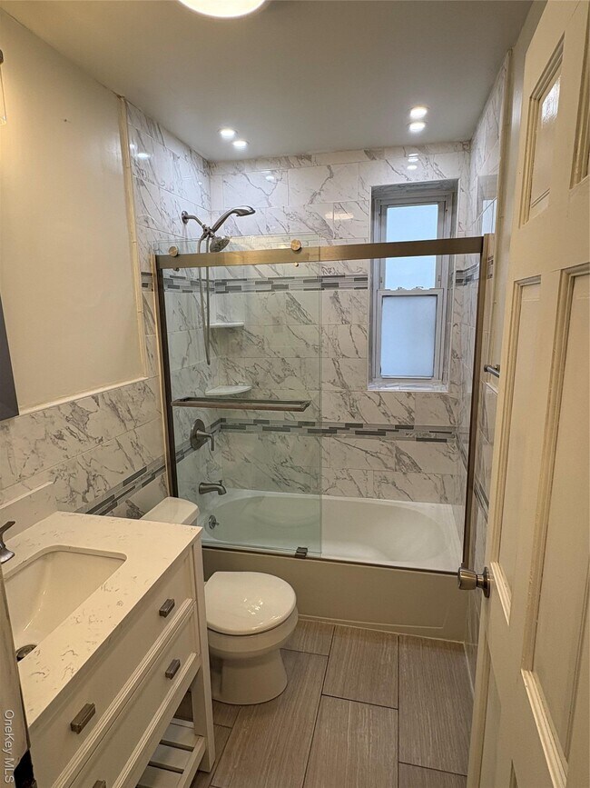 Building Photo - 305 Sixth Ave