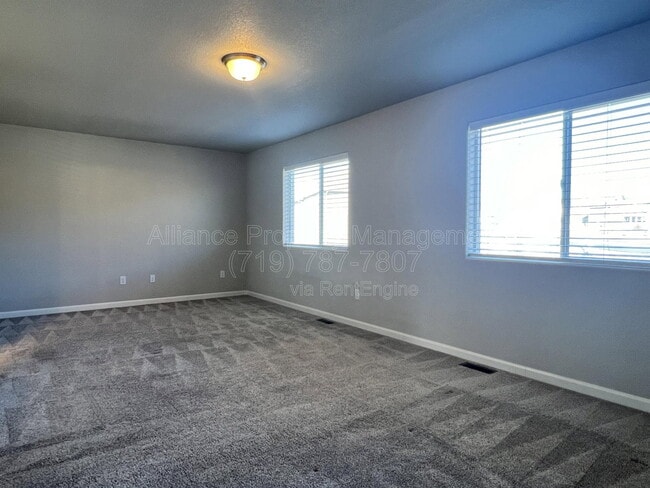 Building Photo - 2057 Birmingham Loop