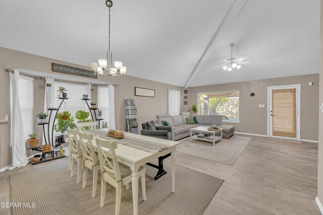 Building Photo - 12521 Paseo Alegre Dr