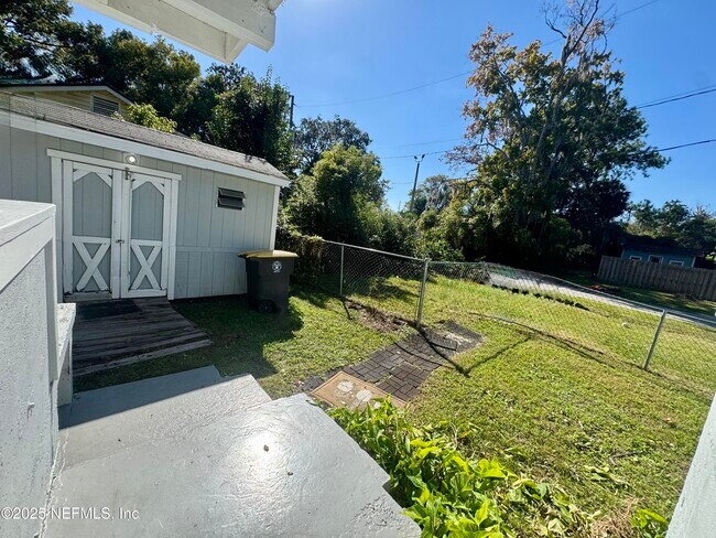 Building Photo - 4820 Headley Terrace