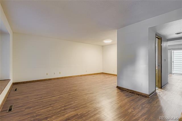 Building Photo - 7592 S Cove Cir