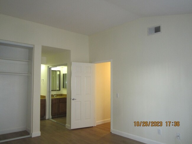 Building Photo - Mission Grove Beauty
