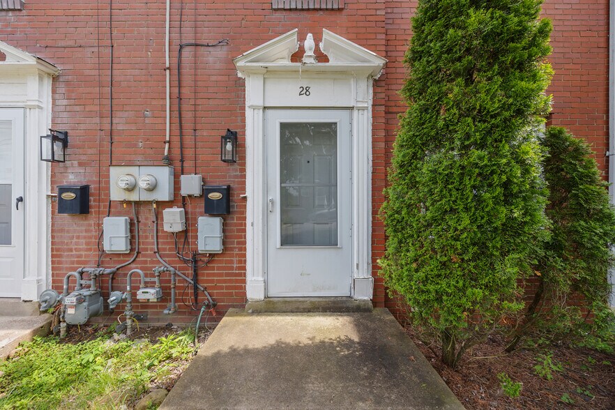 Building Photo - 28 Hillman St