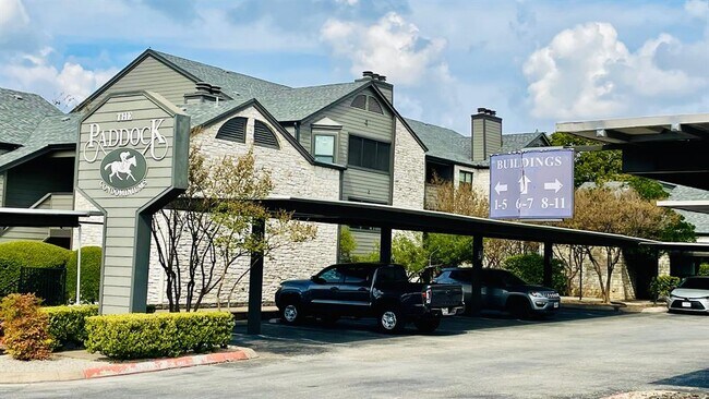 Primary Photo - 1510 W N Loop Blvd