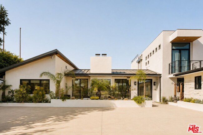 Building Photo - 7405 Pyramid Pl