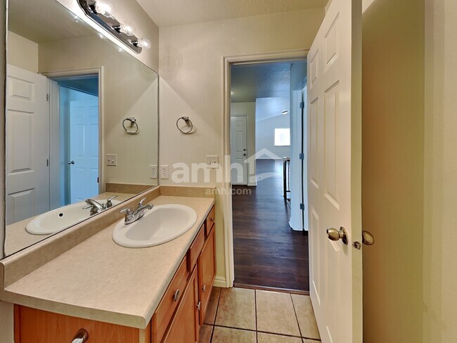 Building Photo - 4096 Juniper Hills Dr