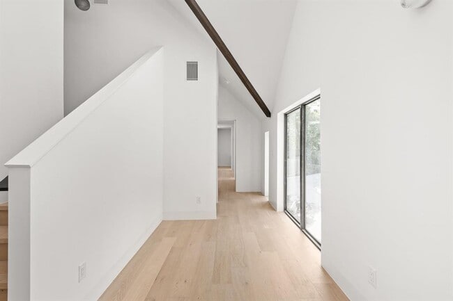 Building Photo - 1603 Chelsea Ln