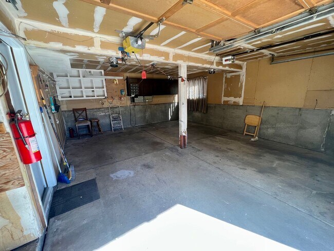 Building Photo - Spacious 3bed, 2.5 bath, Willow Park House in Aurora