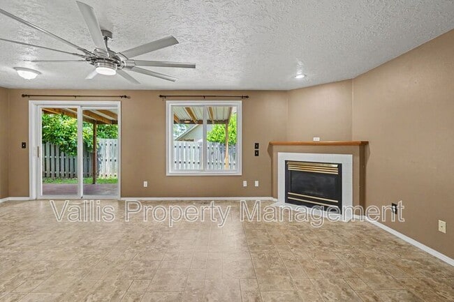 Building Photo - 1075 Mildred Ln SE