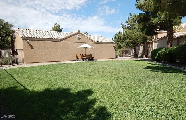 Building Photo - 1150 N Buffalo Dr