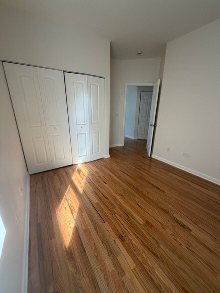 Building Photo - 753 S Kedzie Ave