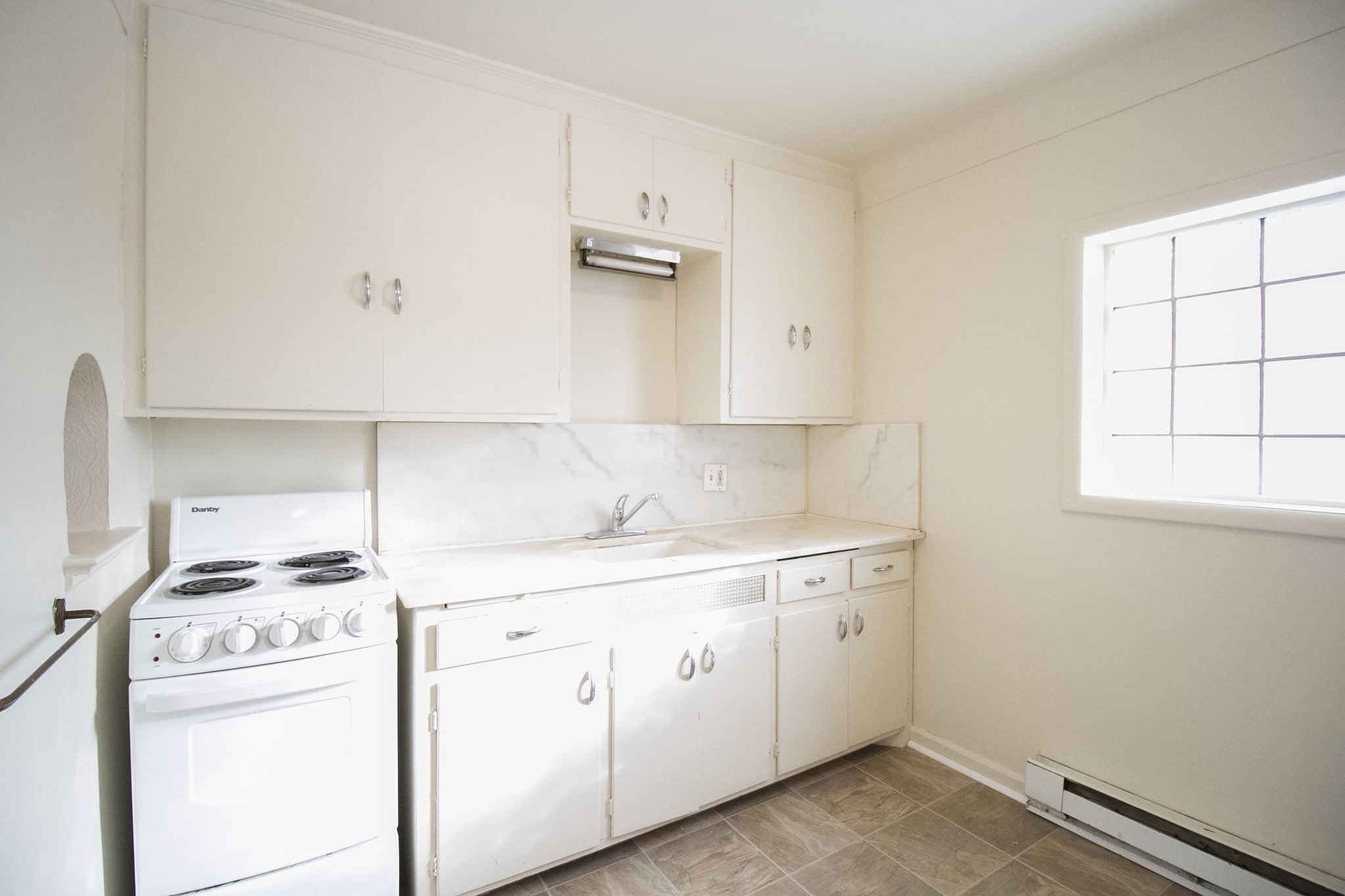 Building Photo - 3930 Upton Ave