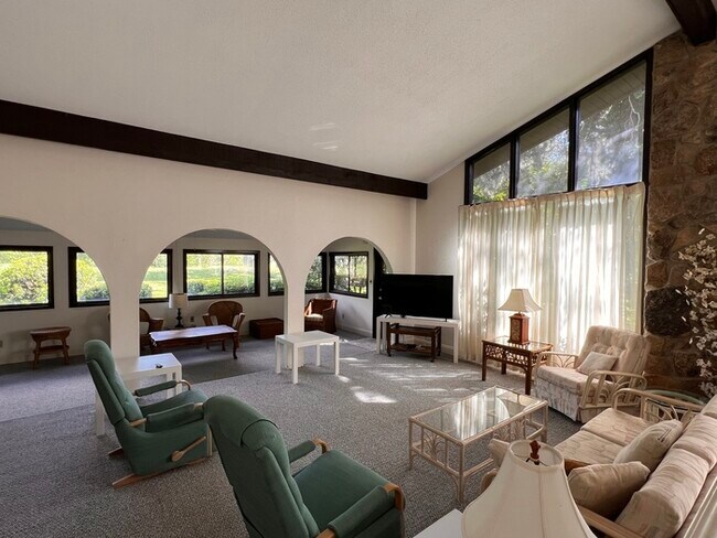 Building Photo - Grenelefe/Country Homes Community
