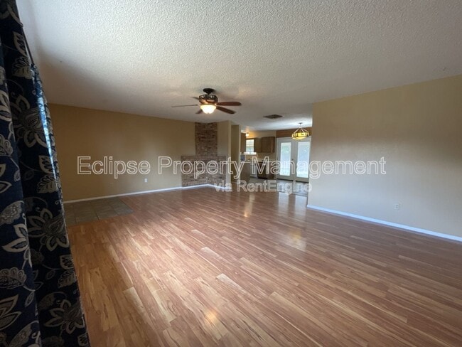 Building Photo - 626 Meadowood St