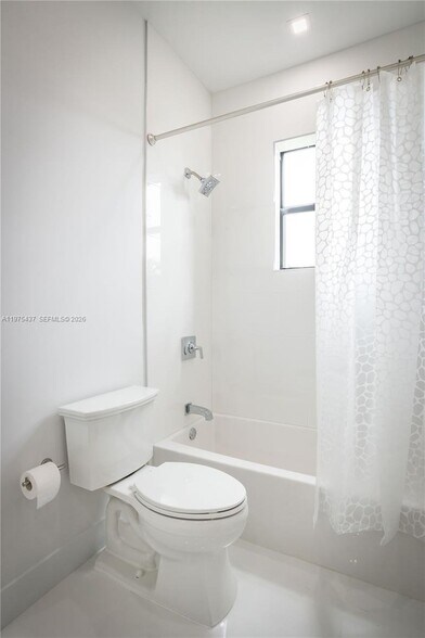 Building Photo - 3107 SW 26th St