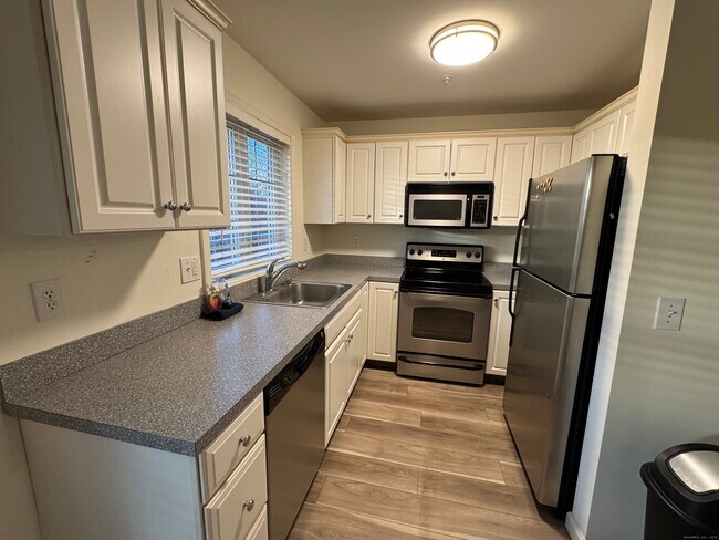 Building Photo - 20 Orchard St