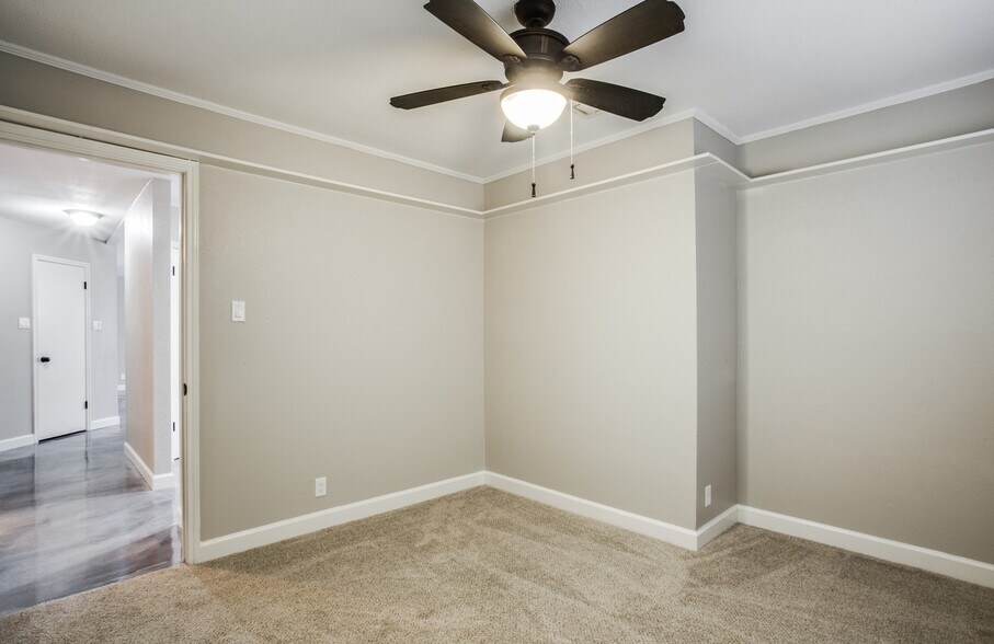 Building Photo - 6103 John Chapman