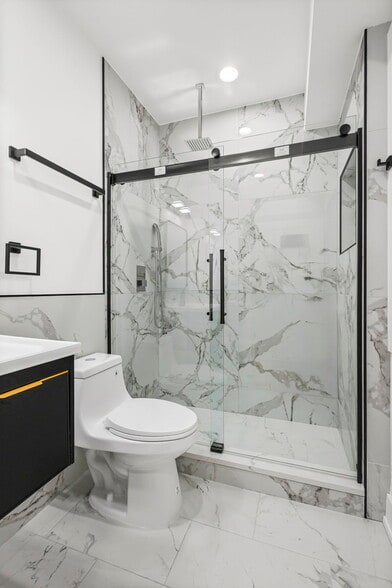 Building Photo - 3934 N Sawyer Ave