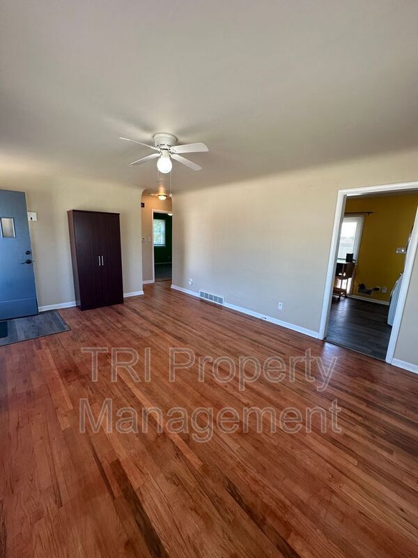 Building Photo - 404 10th St