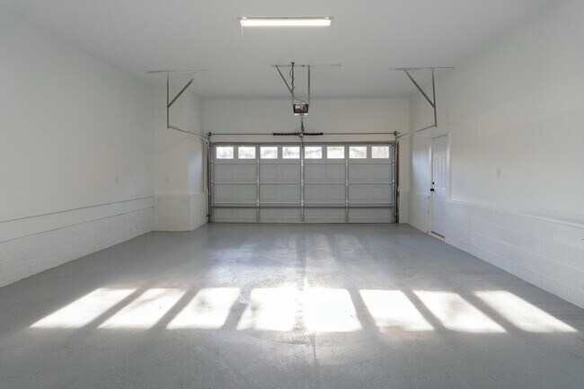 Building Photo - 2267 Old Parksville Rd NE