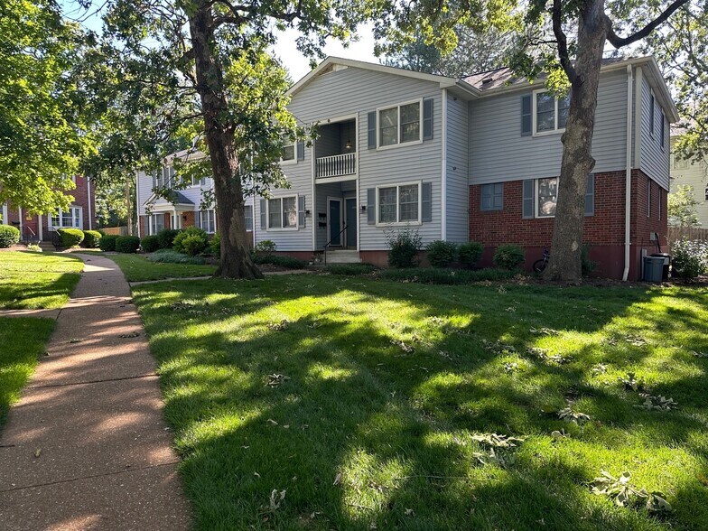 Primary Photo - 9064 W Swan Cir