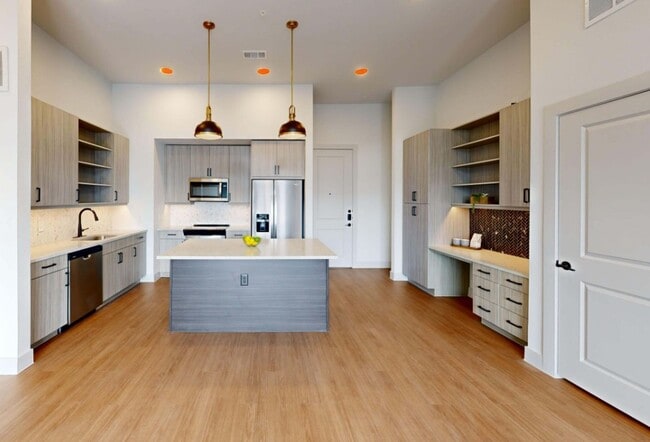 Building Photo - Hartwood