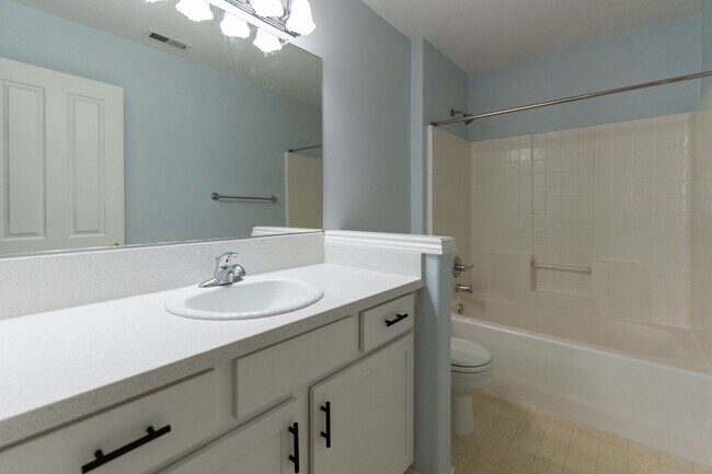 Building Photo - 16130 SW Loon Dr