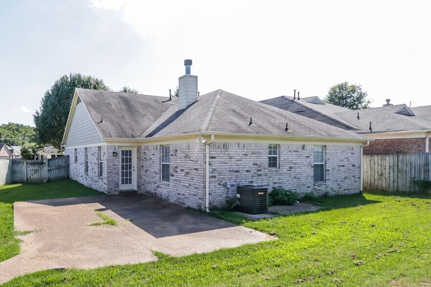 Building Photo - 10104 Cross Hill Dr