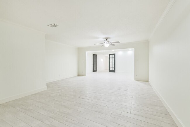 Building Photo - 2505 Watertown Mall St