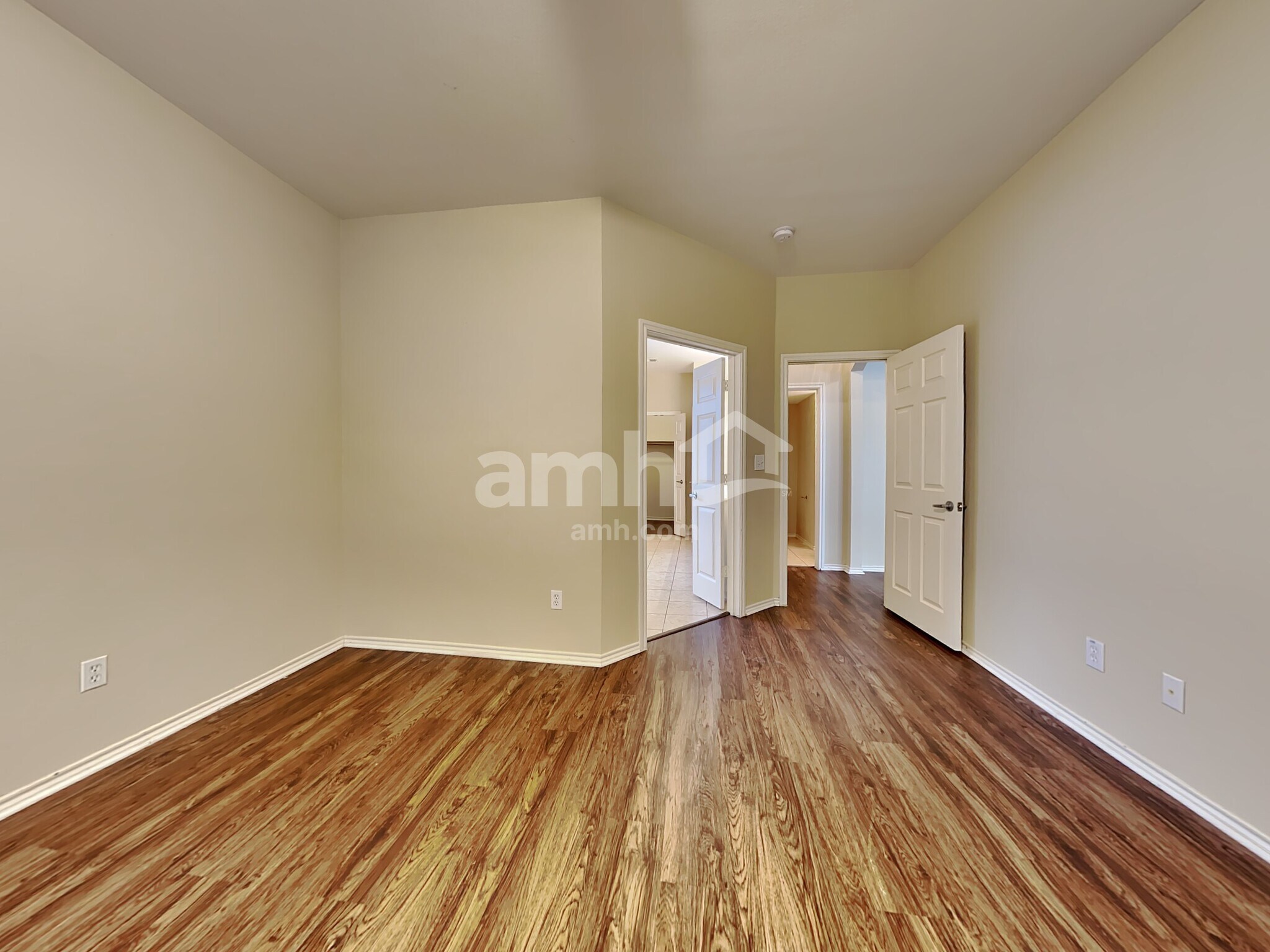 Building Photo - 2108 Carlotta Dr