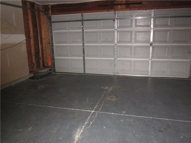 Building Photo - 24 Willow Lakes Dr
