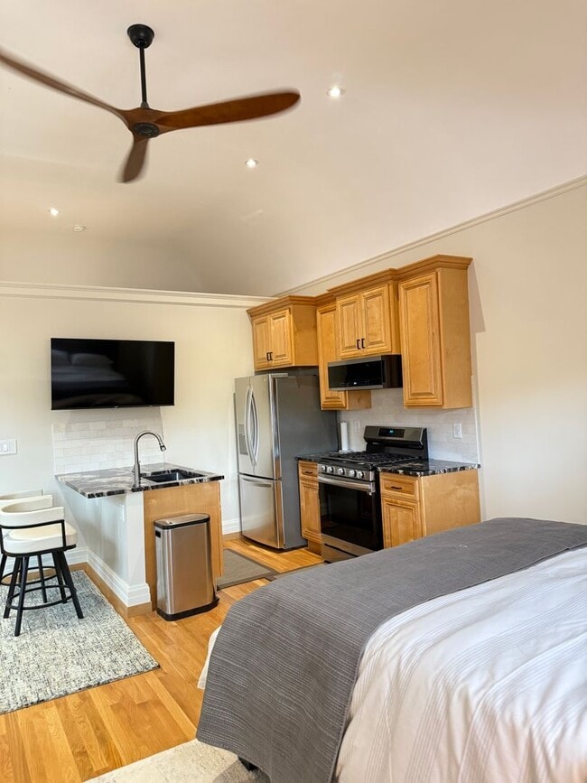 Interior Photo - Summer Elms