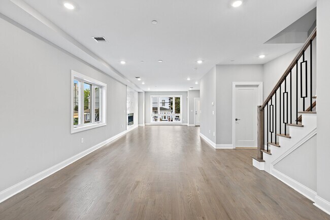 Building Photo - 57 Lincoln Ave