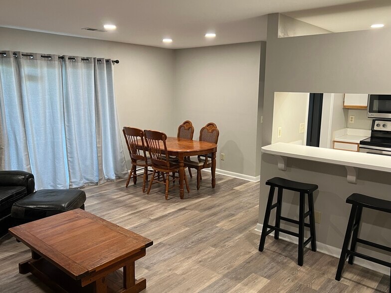 Den & dining - 220 Elm St