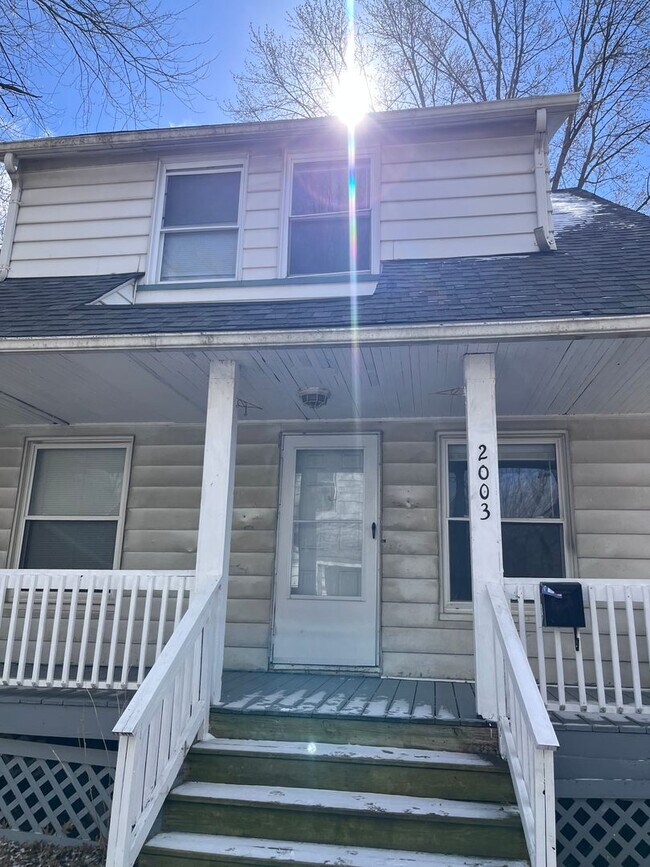Building Photo - 3-Bedroom Home for Rent in Cleveland – Pet Friendly! Only $1,300