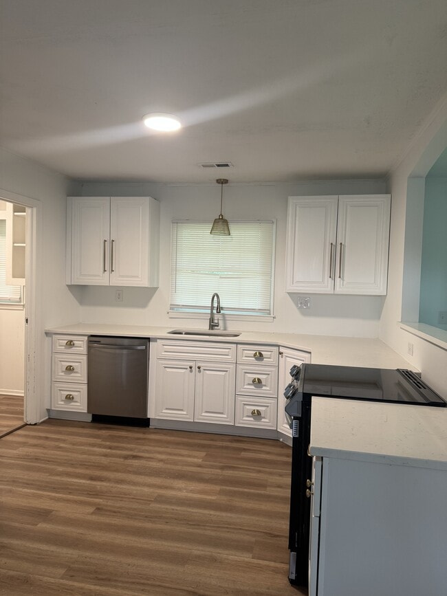 Building Photo - 4715 Rimer Rd