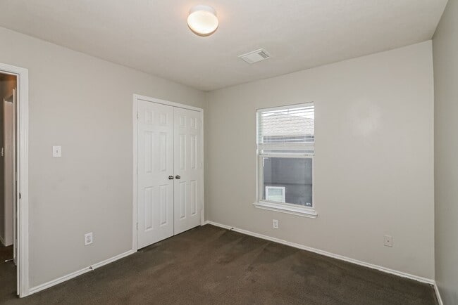 Building Photo - 20518 Holly Barr Ln