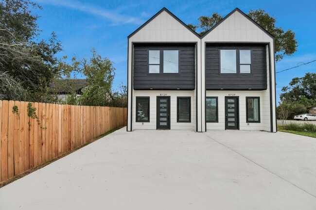 Building Photo - 7129 Sidney St