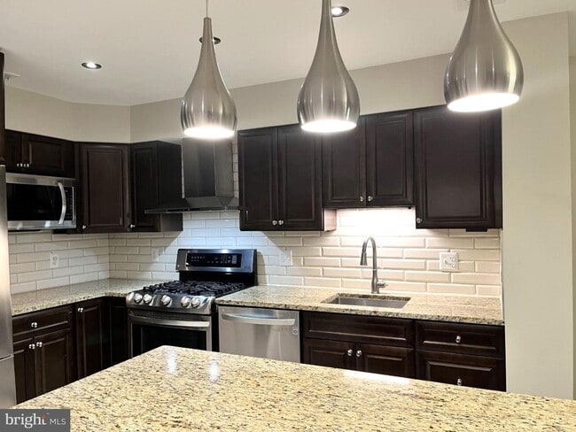 Building Photo - 3840 Steppes Ct