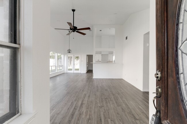 Building Photo - 18326 Autumn Trails Ln
