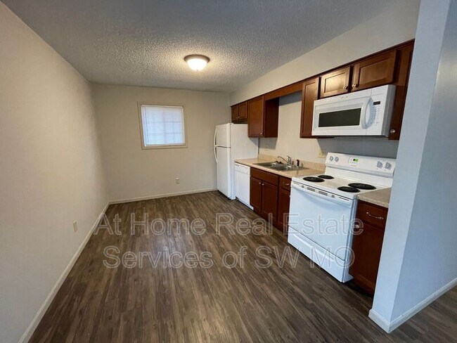 Building Photo - 2118 N Jefferson Ave