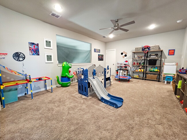 Building Photo - 198 Western Way