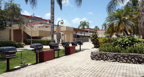 Grill Area - 406 NW 68th Ave
