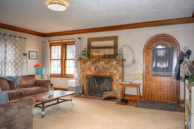 Building Photo - **COMING SOON** Beautiful Down River Brick Bungalow with River Views