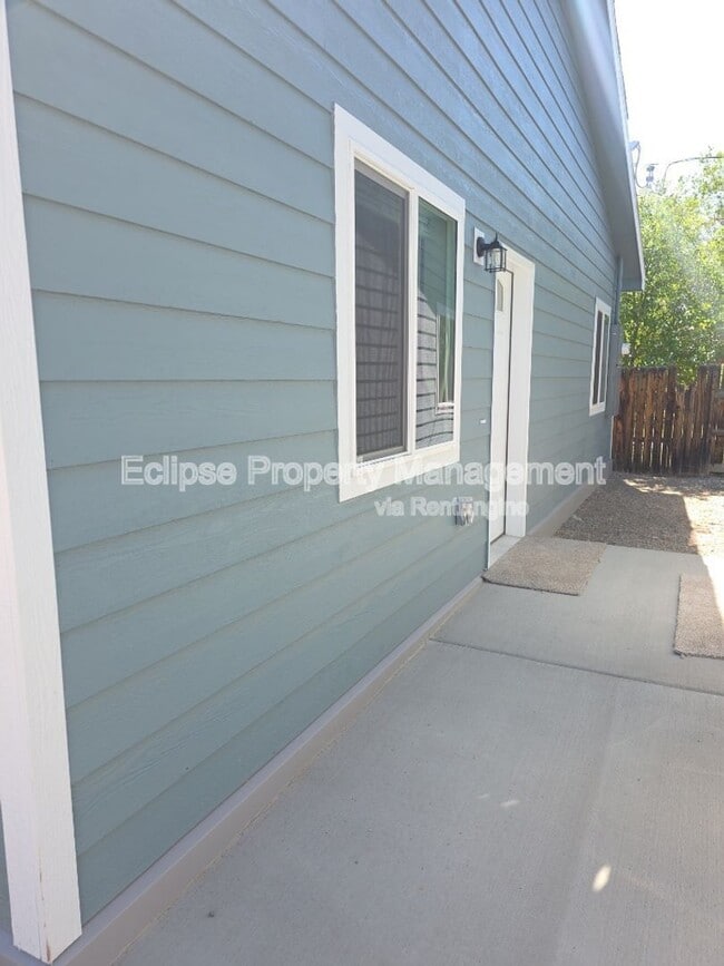 Building Photo - 2839 Elm Ave